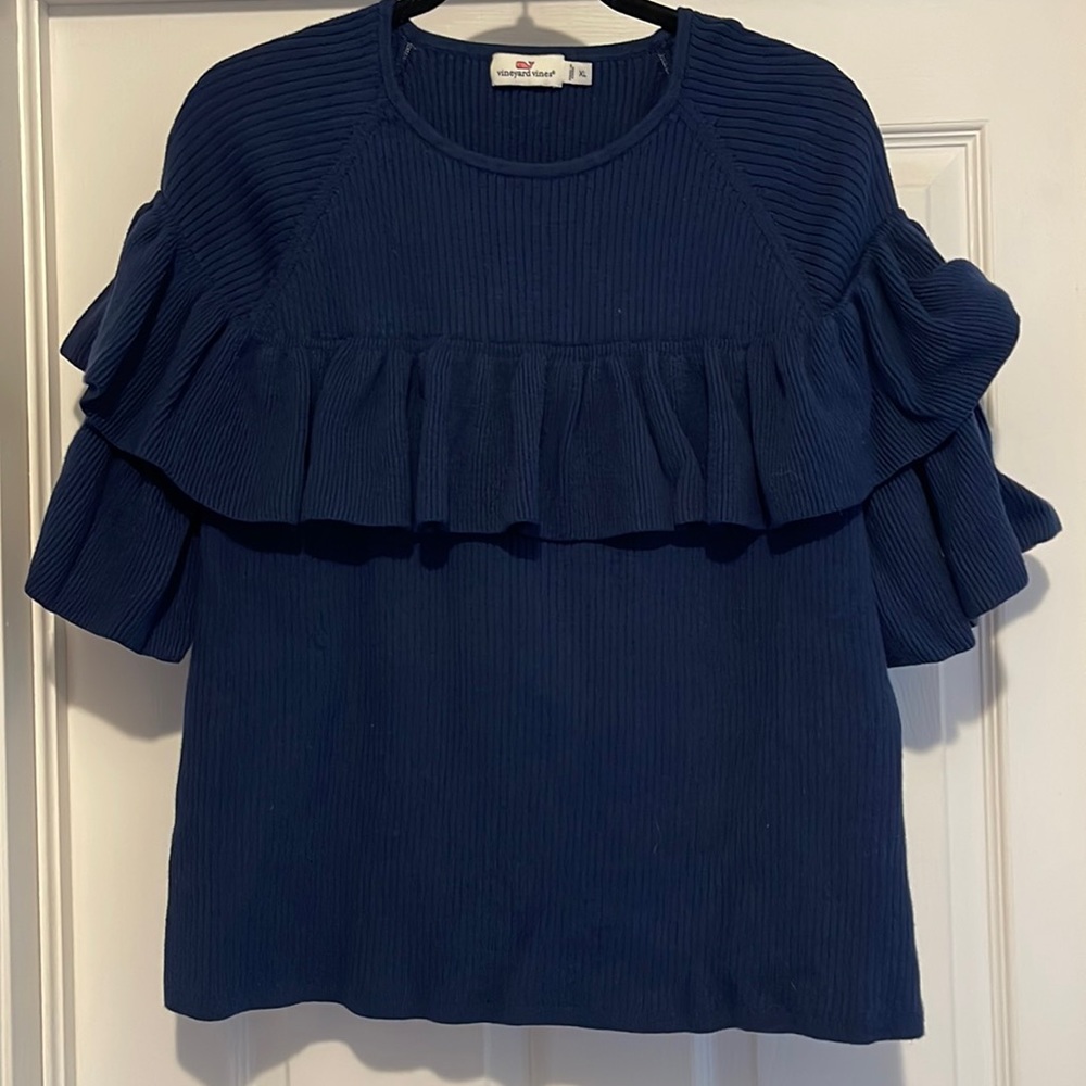 Vineyard Vines short sleeved sweater size XL